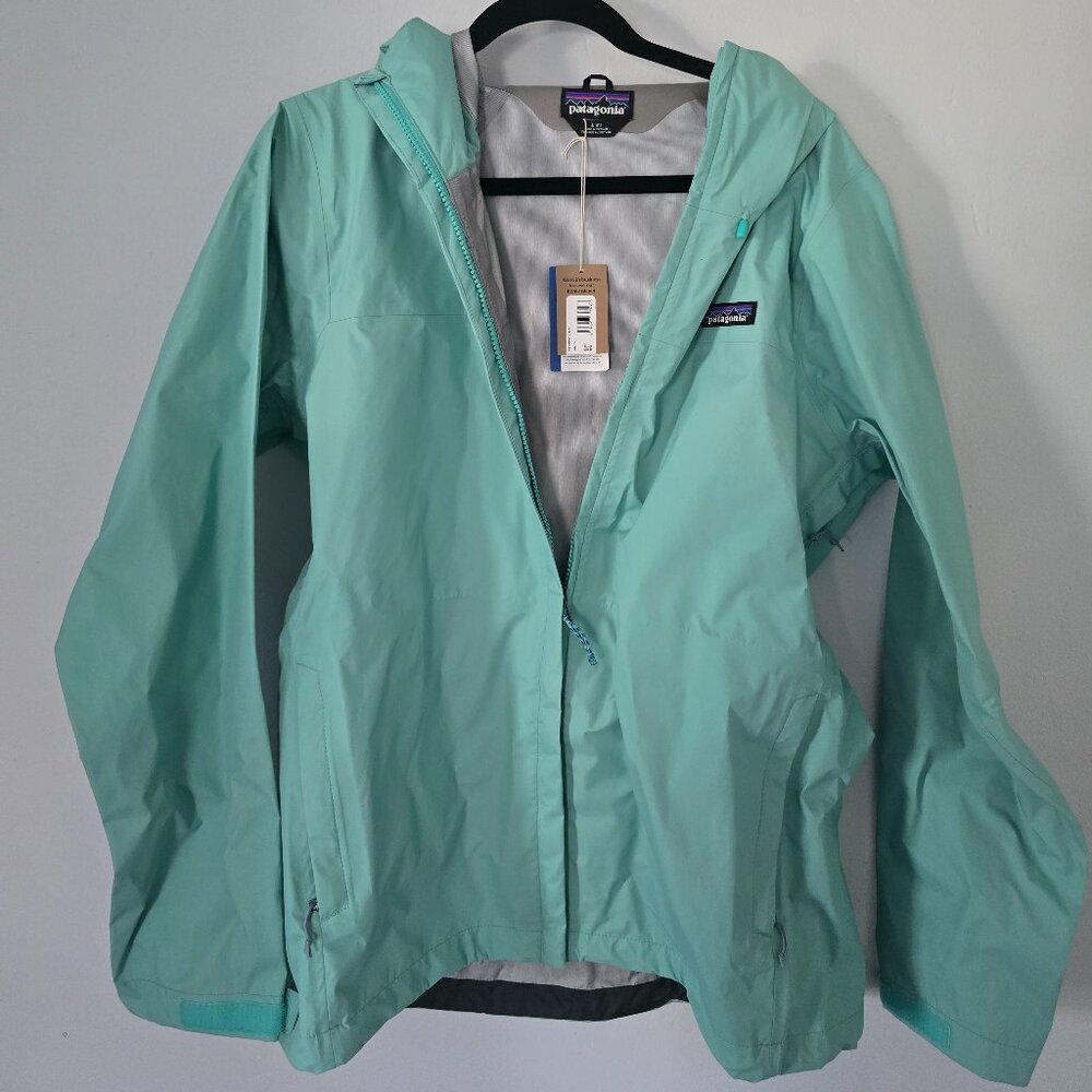 NWT Patagonia L Rain Jacket